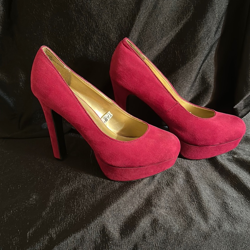 NEW faux suede mauve heels 8.5
